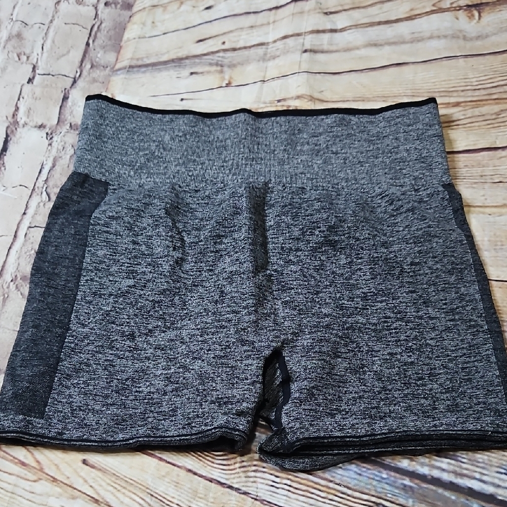 🔥Avia Biker Shorts Charcoal Size Medium 8-10